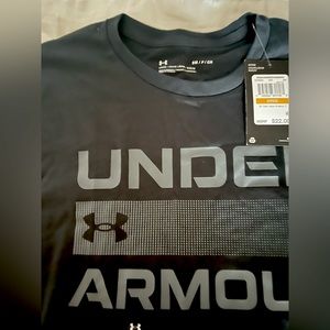 NWT Mens Small UnderArmour Shirt